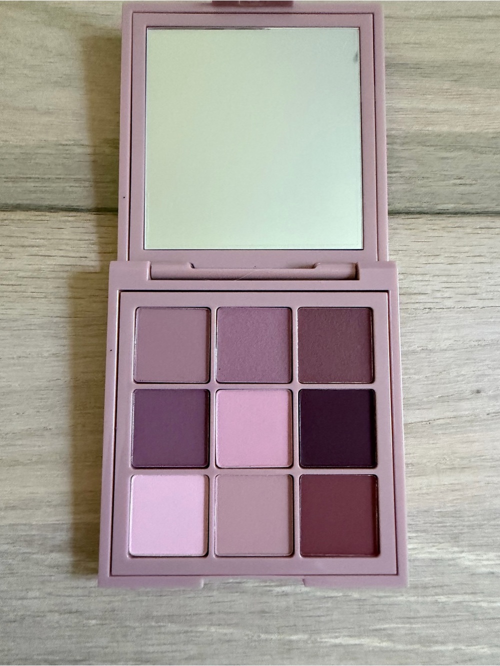 NIB Huda Beauty Cool Matte Obessions Eyeshadow Palette
